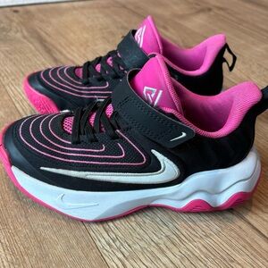 Nike Giannis Immortality 4 Stretch Lace Basketball Shoes Black Pink Kid Size 13C